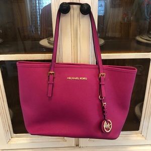 Fuchsia tote